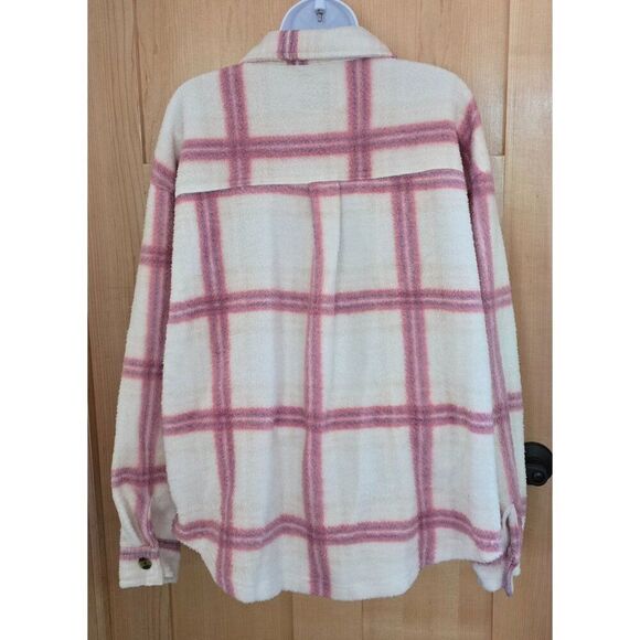 Plaid Button-Down Fleece Shacket Pink/White fairycore cottagecore warm soft love - Picture 2 of 4